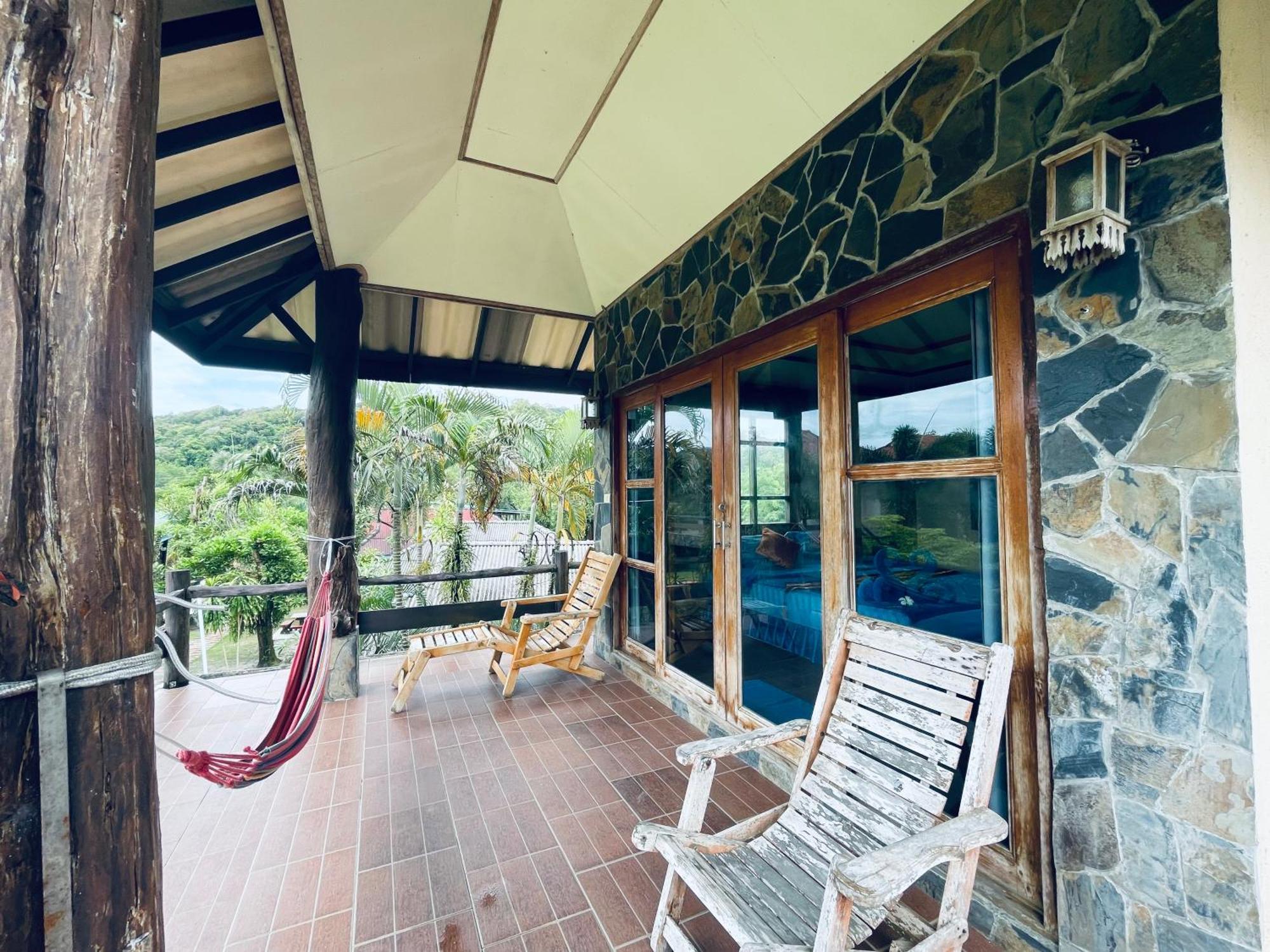 Markhouse Bungalow Ko Kut Exterior foto